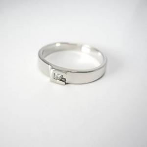 Nhẫn Kiểu kim cương vàng trắng